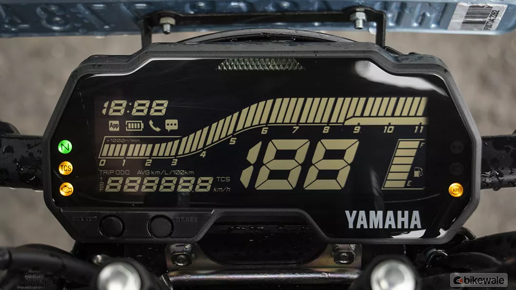 YAMAHA FZS-F1 V4 1
