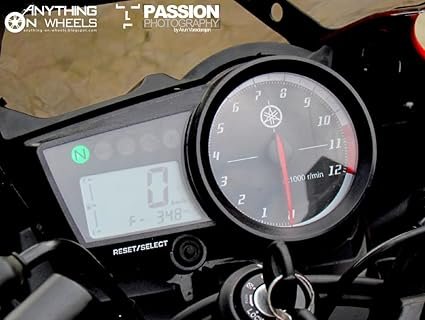 Yamaha R15 V1, V2 6